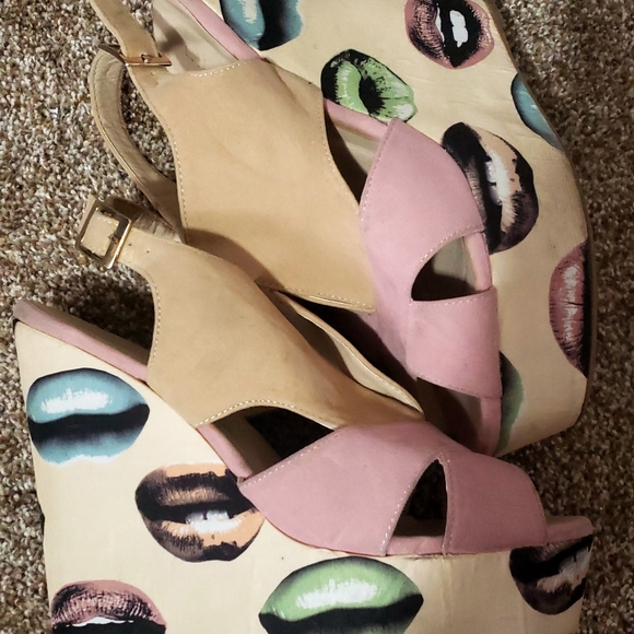 Liliana Shoes - SASSY LIP Wedges 💋